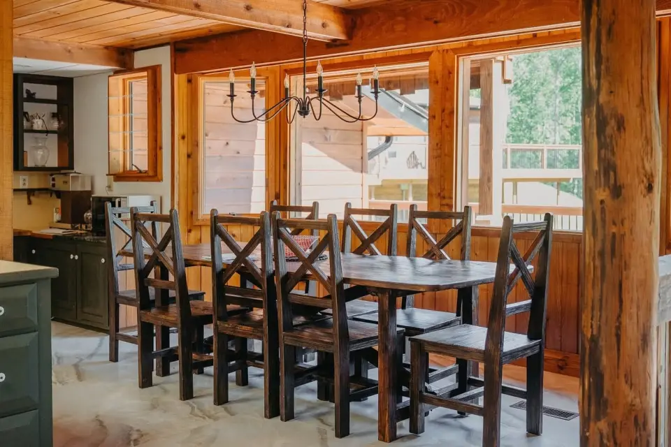 Long dining table in the lodge
